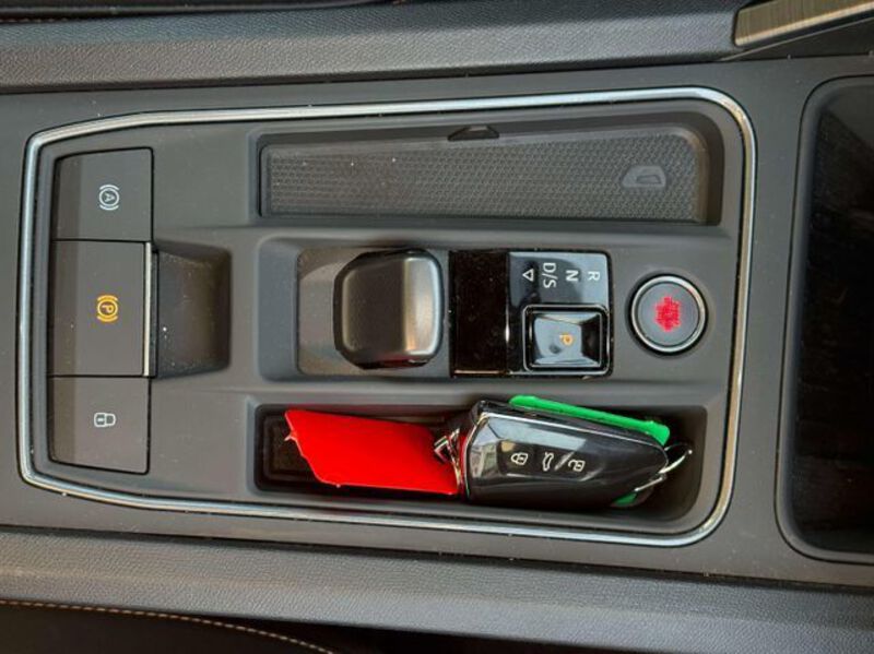 Fahrzeugabbildung Leon CARPLAY/AMBIENTE Bild 13 von 17