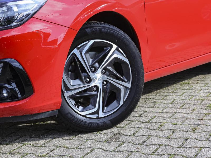 Fahrzeugabbildung i30 AHK ALU SHZ PDC KLIMA Bild 7 von 15