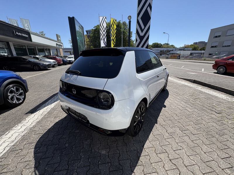 Honda e