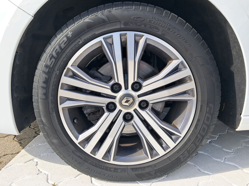 Fahrzeugabbildung Megane PDC SHZ Navi Bild 12 von 19