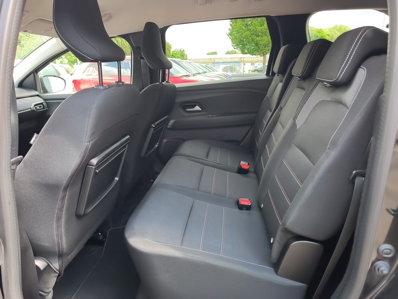 Fahrzeugabbildung Jogger EXTREME TCe 100 ECO-G 7-SITZER KLIMA*ALLW Bild 8 von 18