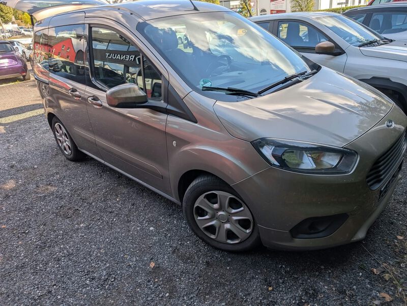 Fahrzeugabbildung Tourneo Courier (C4A)(2013->) Trend Bild 4 von 10