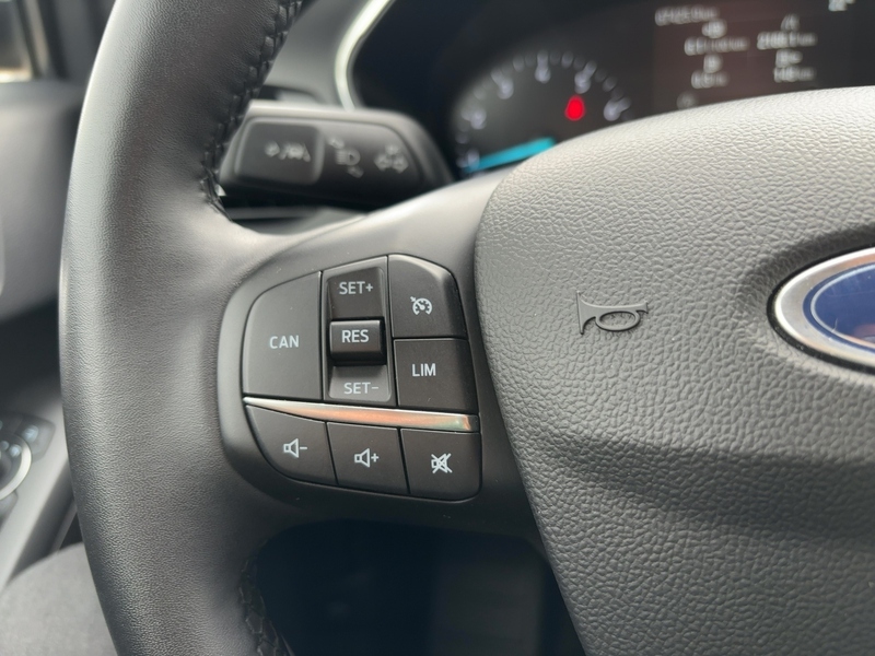 Fahrzeugabbildung Focus Titanium 1.0 EcoBoost Hybrid Bild 19 von 21