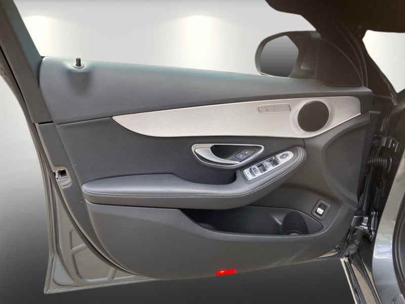Fahrzeugabbildung C 250 Navi KlimaAT LED Bild 13 von 16