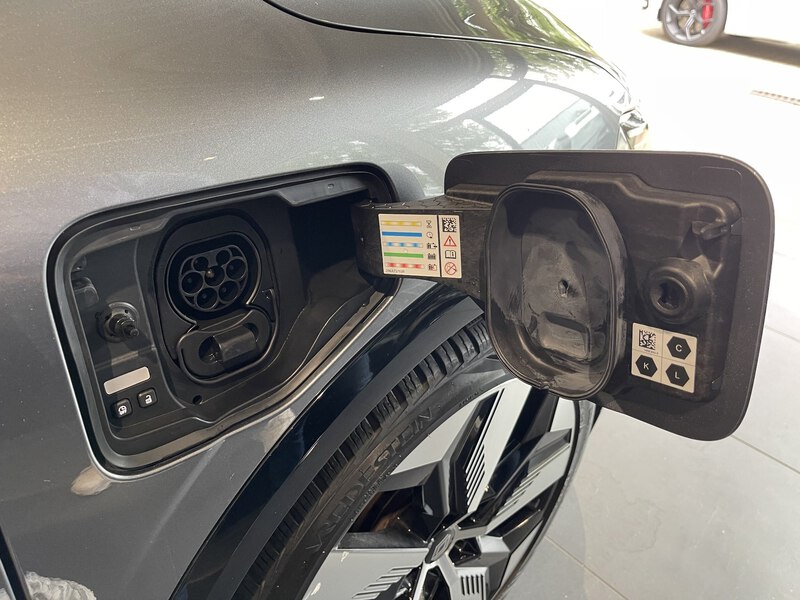 Fahrzeugabbildung Megane E-TECH Techno EV60 220 PS Optimum Charge  Bild 11 von 50