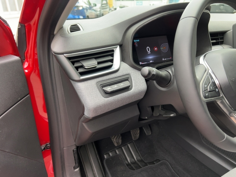 Fahrzeugabbildung Clio Apple CarPlay SHZ PDC KLIMA Bild 13 von 17