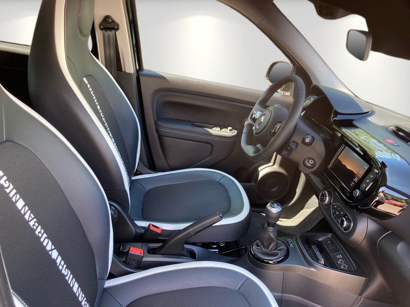 Fahrzeugabbildung Twingo Klima Navi SHZ Bild 15 von 17