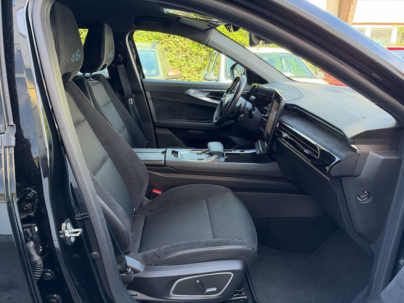 Fahrzeugabbildung Austral Techno Esprit Alpine E-TECH Full Hybrid 200 Bild 11 von 20