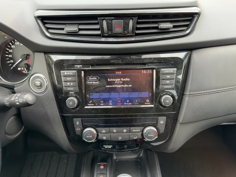 Fahrzeugabbildung X-Trail AUTOMATIK/7SITZER Bild 10 von 15