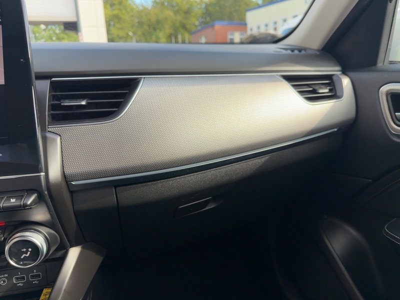 Fahrzeugabbildung Arkana INTENS TCe 140 EDC*GJR*Winter-Paket* Bild 15 von 15