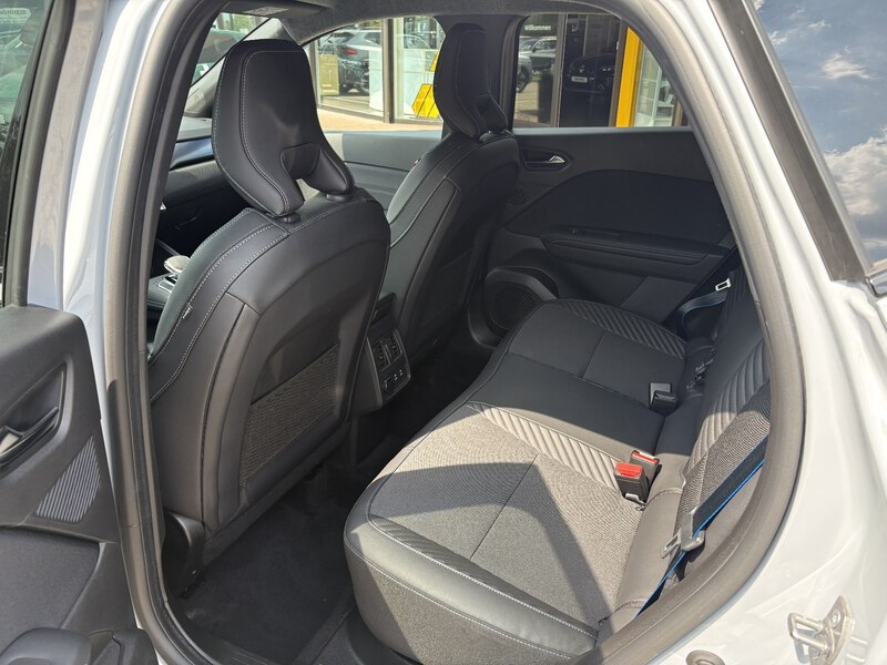 Fahrzeugabbildung Captur Mild-Hyb. TCe160 autom.  Bild 10 von 11