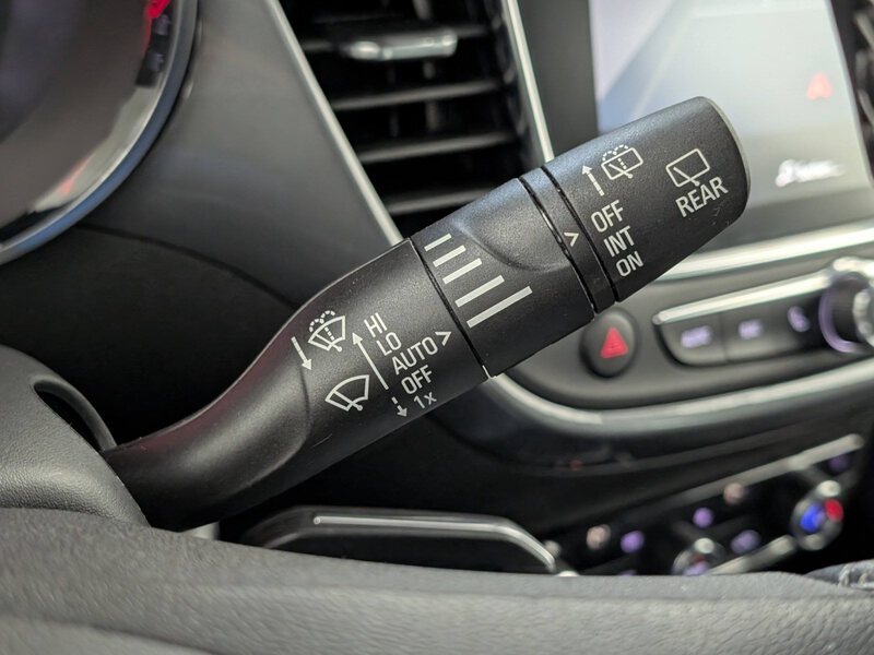 Fahrzeugabbildung Crossland 1.2 Turbo Elegance LED Navi Bild 29 von 32