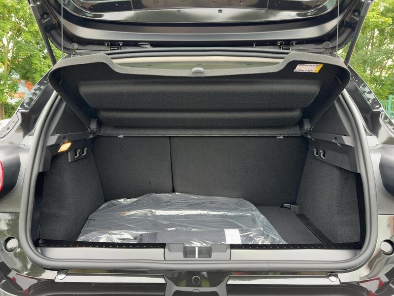 Fahrzeugabbildung Sandero Stepway Extreme+ TCe 110 Bild 5 von 15