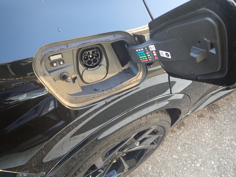 Fahrzeugabbildung Rafale Esprit Alpine 300 E-Tech PlugIn 4x4 Bild 18 von 18