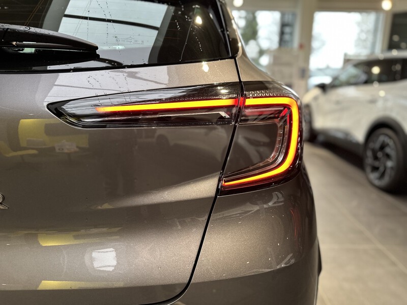 Fahrzeugabbildung Captur Evolution TCe 90 PS Bild 24 von 50