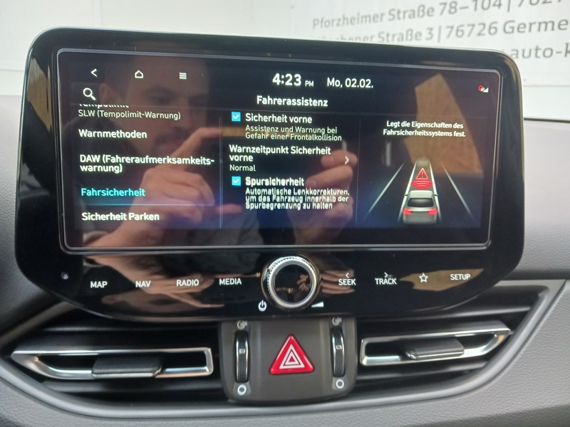 Fahrzeugabbildung i30 Advantage 48V-Mild-Hybrid 2WD DCT Bild 23 von 30