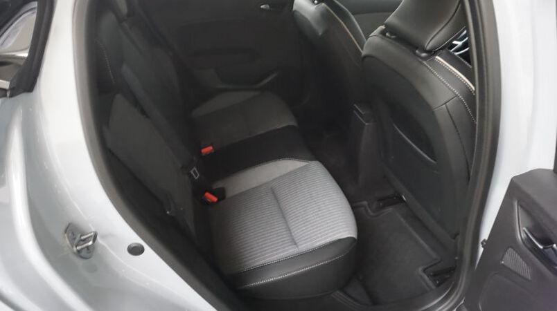 RENAULT Clio 2023 — imagine 39