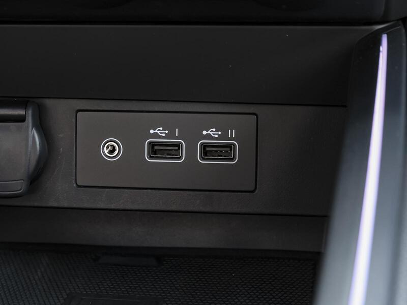 Fahrzeugabbildung Clio NAVI PDC LED Bild 17 von 20