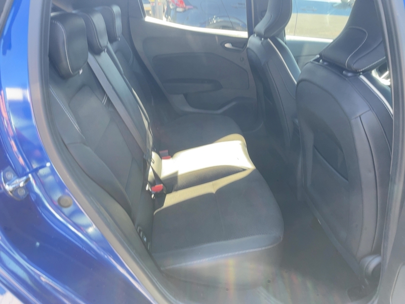 Fahrzeugabbildung Clio EDITION ONE TCe 130 EDC +8-FACH+WINTER-PAKET+ Bild 11 von 15