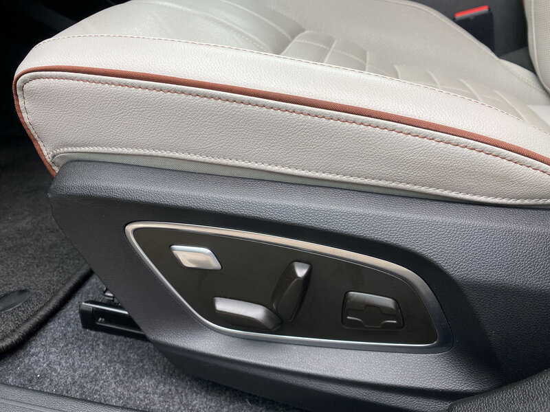 Fahrzeugabbildung Megane E-TECH Scheckheft 360°  Bild 15 von 20