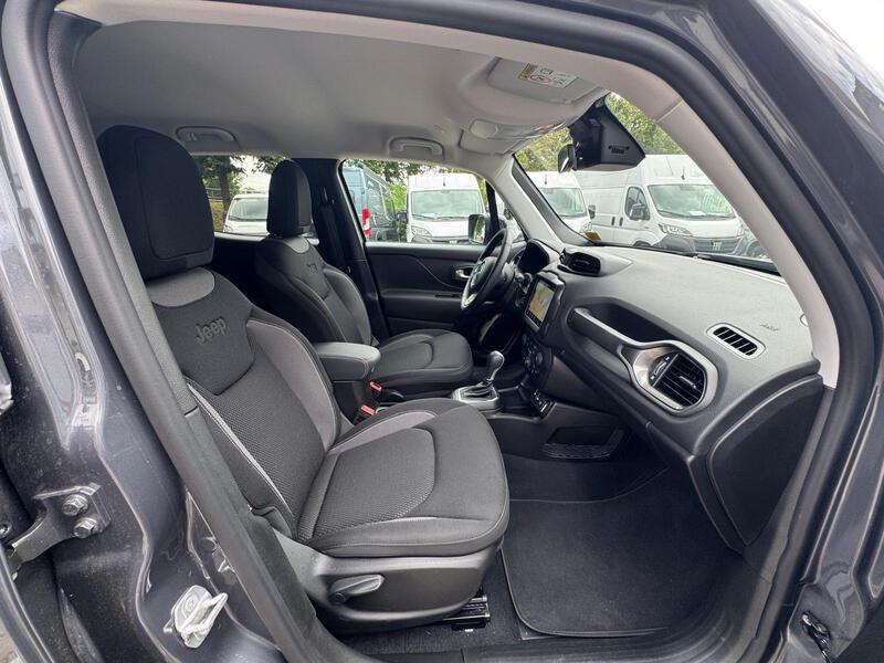 Fahrzeugabbildung Renegade CARPLAY*ACC*SHZ Bild 9 von 17