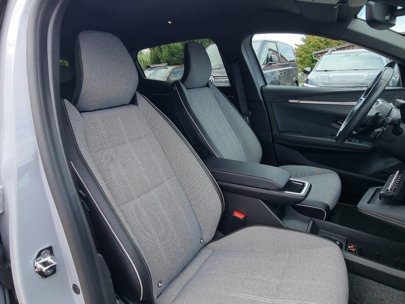 Fahrzeugabbildung Megane E-TECH TECHNO EV60 220hp optimum charge Bild 14 von 20