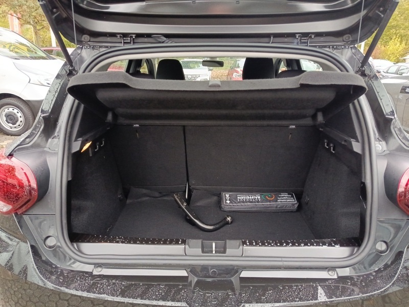 Fahrzeugabbildung Sandero Stepway Comfort TCe 100 ECO-G Bild 6 von 17