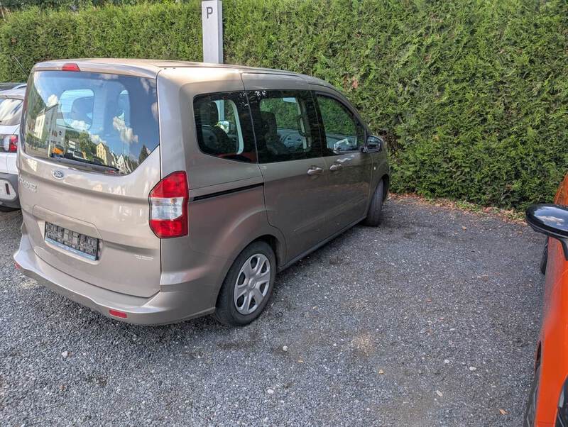 Fahrzeugabbildung Tourneo Courier (C4A)(2013->) Trend Bild 3 von 10