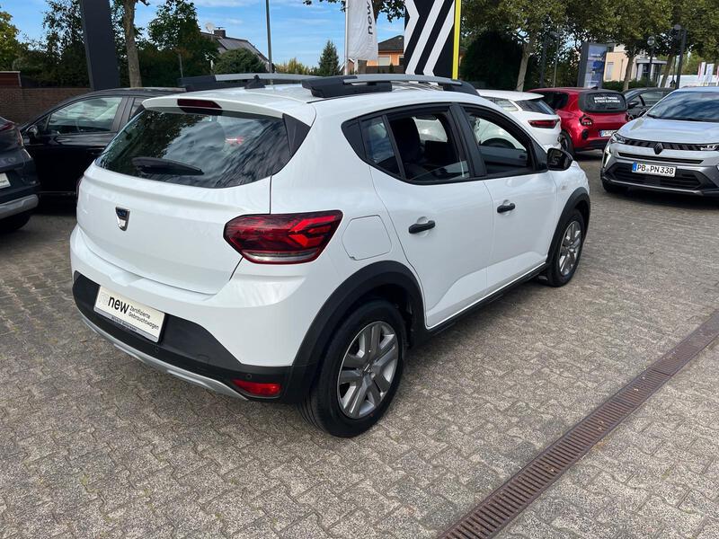 Fahrzeugabbildung Sandero III Stepway Essential TCe 100 ECO- Bild 4 von 6
