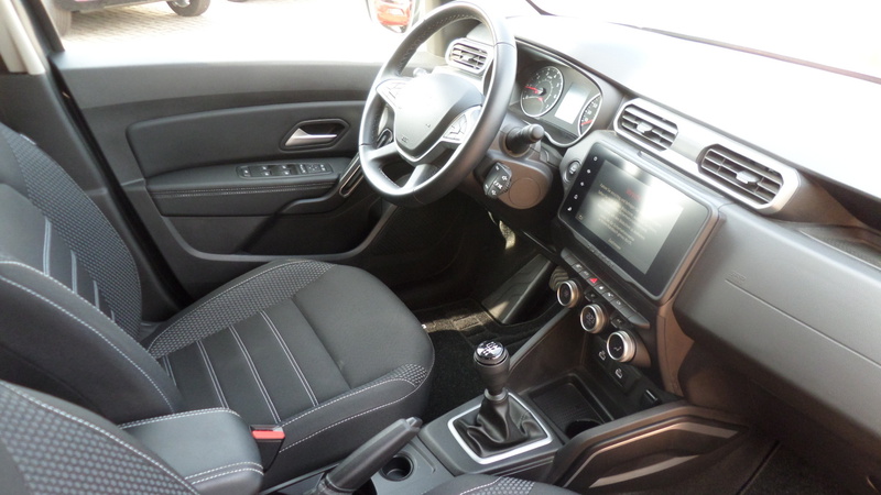 Fahrzeugabbildung Duster NAVI / Kamera / SHZ Bild 9 von 15