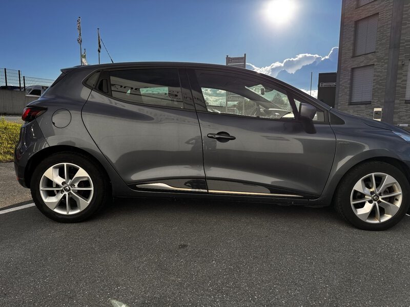 Fahrzeugabbildung Clio LED+SITZH+NAVI Bild 5 von 21