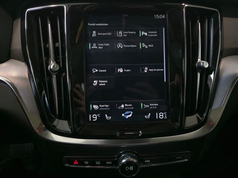VOLVO S60 2018 — imagine 42