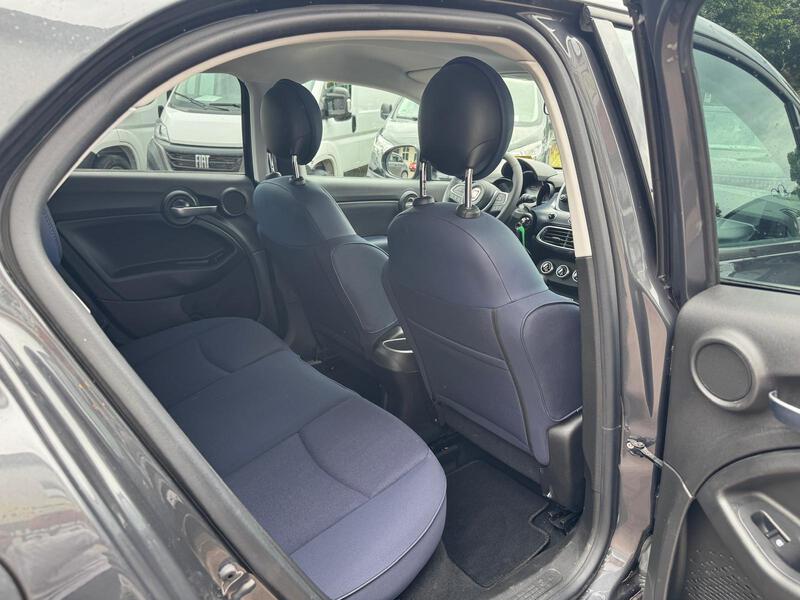 Fahrzeugabbildung 500X KLIMA*CARPLAY*KAMERA*LM Bild 11 von 20