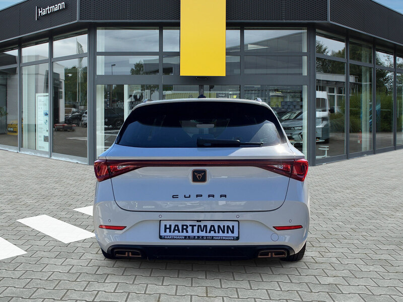 Fahrzeugabbildung Leon Sportstourer 1.4 e-HYBRID OPF Bild 8 von 16