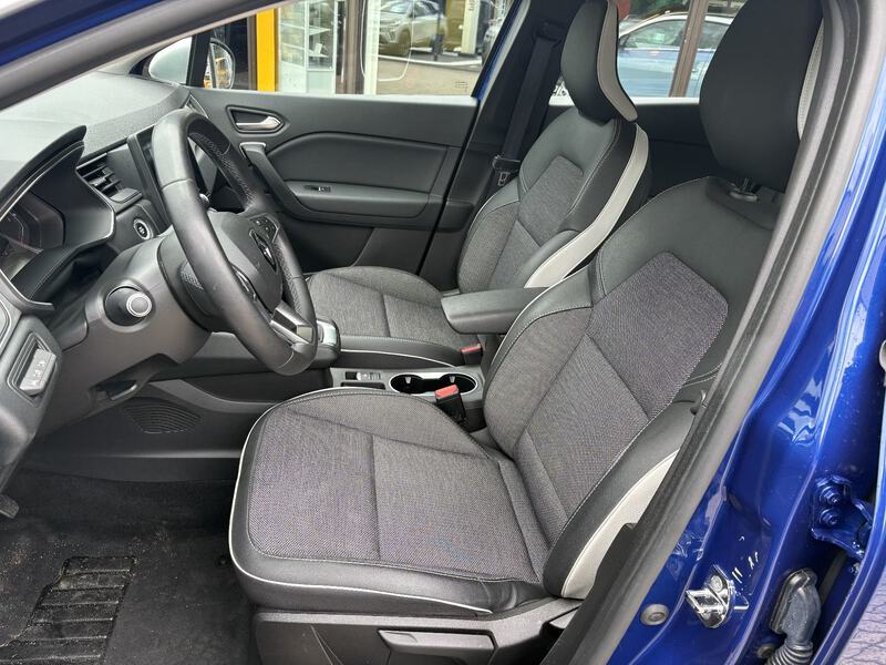 Fahrzeugabbildung Captur INTENS TCe 140 Bild 8 von 11
