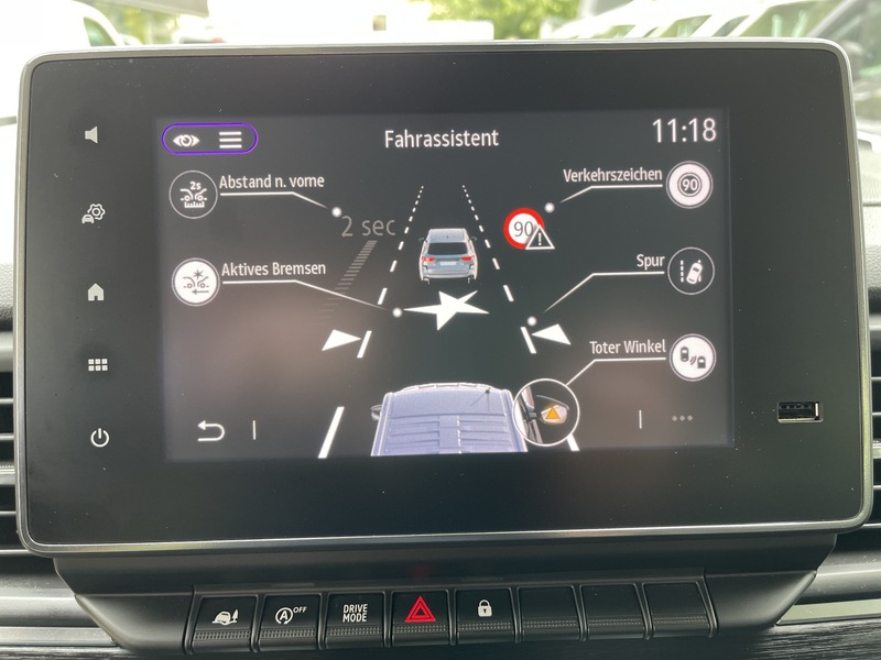 Fahrzeugabbildung Trafic DoKa L2H1 Komfort 3,0t Blue dCi 150 PS Bild 43 von 43
