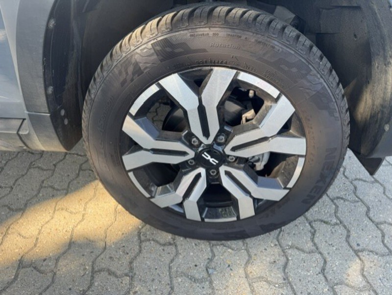 Fahrzeugabbildung Duster Journey TCe 150 E Bild 19 von 20