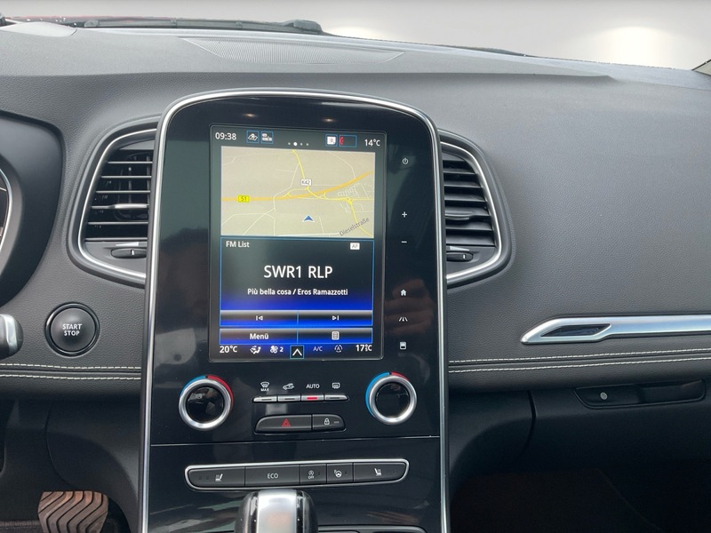 Fahrzeugabbildung Grand Scenic Scenic IV 1.7 BLUE dCi 150 Grand BOSE Bild 11 von 17