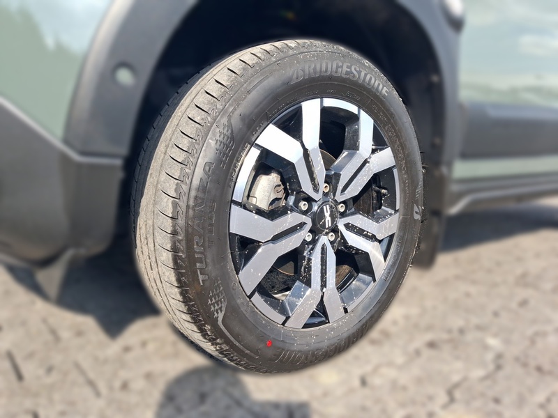 Fahrzeugabbildung Duster *NAVI*AUTOMATIK* Bild 4 von 15