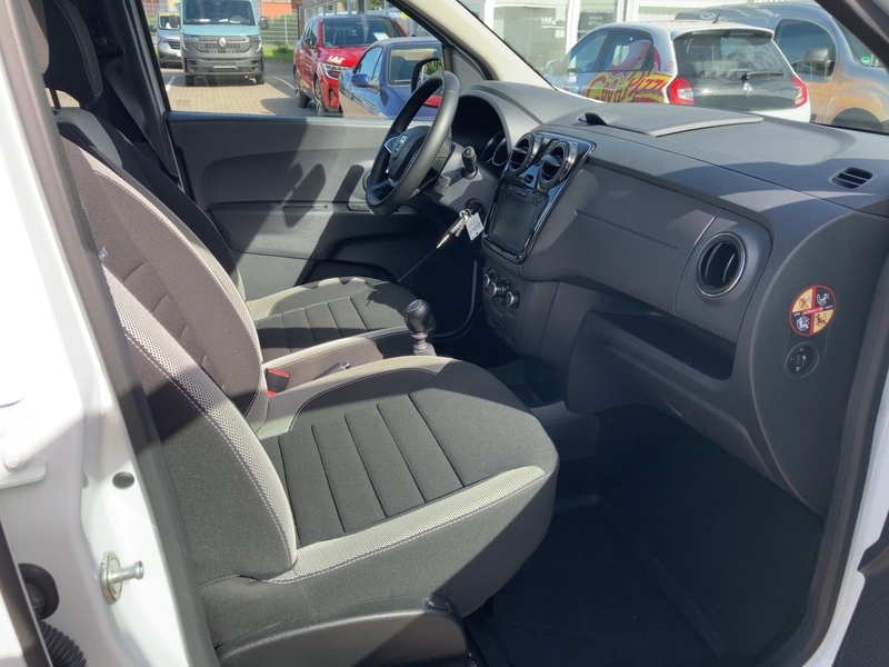 Fahrzeugabbildung Lodgy Stepway Plus 1.5 BLUE dCi 115 Bild 10 von 15