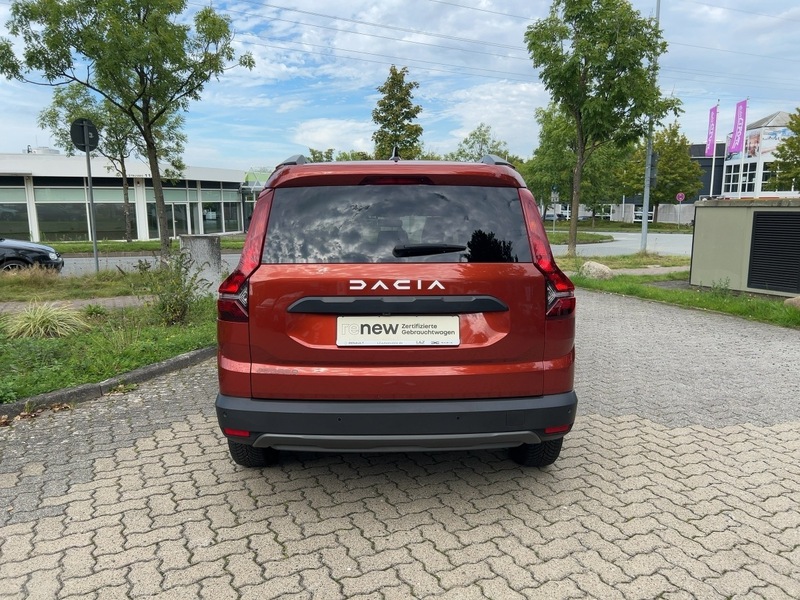 Fahrzeugabbildung Jogger 1.0 TCe 110 Extreme+ *7-Sitzer* Bild 3 von 15