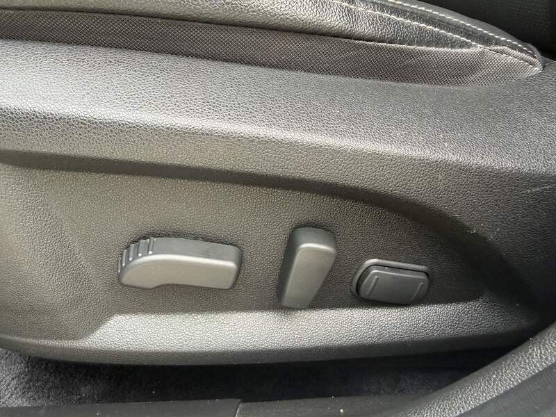 Fahrzeugabbildung Koleos X-Tronic-CVT Bild 35 von 46