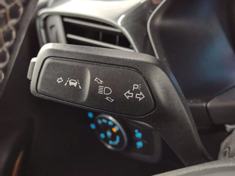 Fahrzeugabbildung Fiesta orline CarPlay ACC Bild 29 von 35