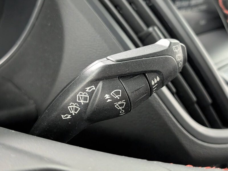 Fahrzeugabbildung Kuga 1.5 EcoBoost ST-Line Sony Keyfree Bild 38 von 44