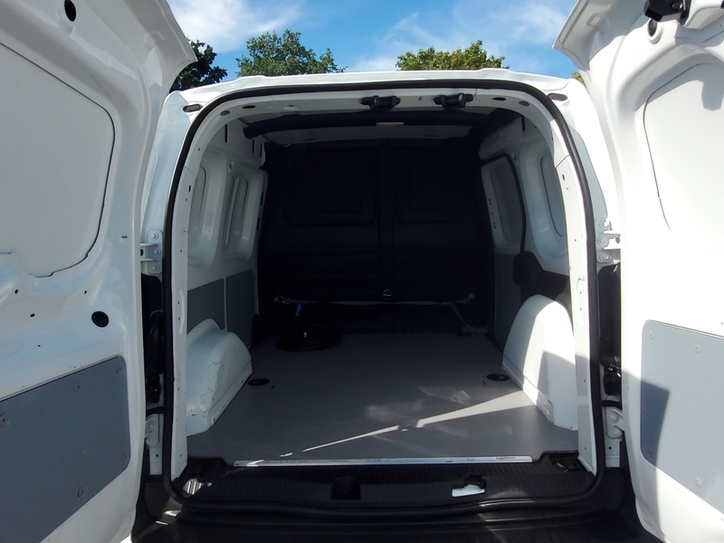Fahrzeugabbildung Kangoo Rapid E-Tech Start L1 22kW Bild 5 von 12