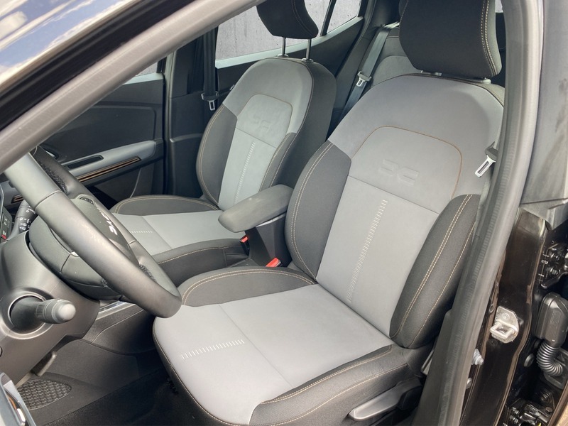 Fahrzeugabbildung Sandero III Stepway Extreme 1.0 TCe 90 Automatik Bild 9 von 15
