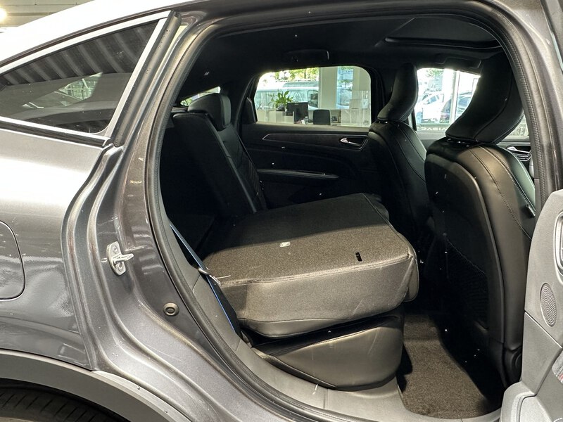 Fahrzeugabbildung Arkana Esprit Alpine E-Tech Full Hybrid 145PS Bild 21 von 50