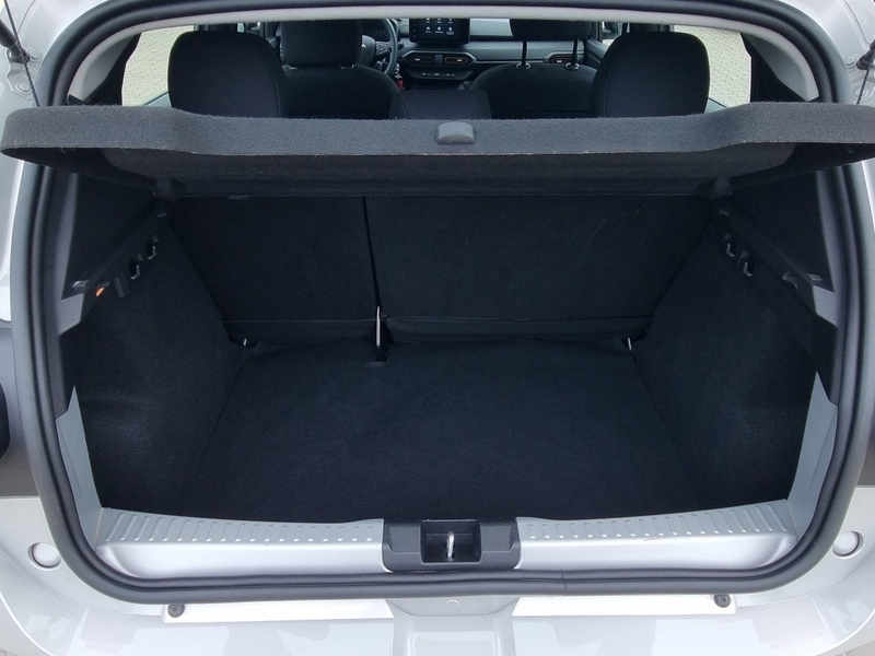 Fahrzeugabbildung Sandero Stepway Essential TCe 90 Bild 11 von 18
