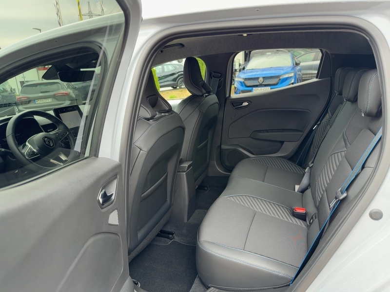 Fahrzeugabbildung Clio ESPRIT ALPINE TCE 90 Bild 8 von 21