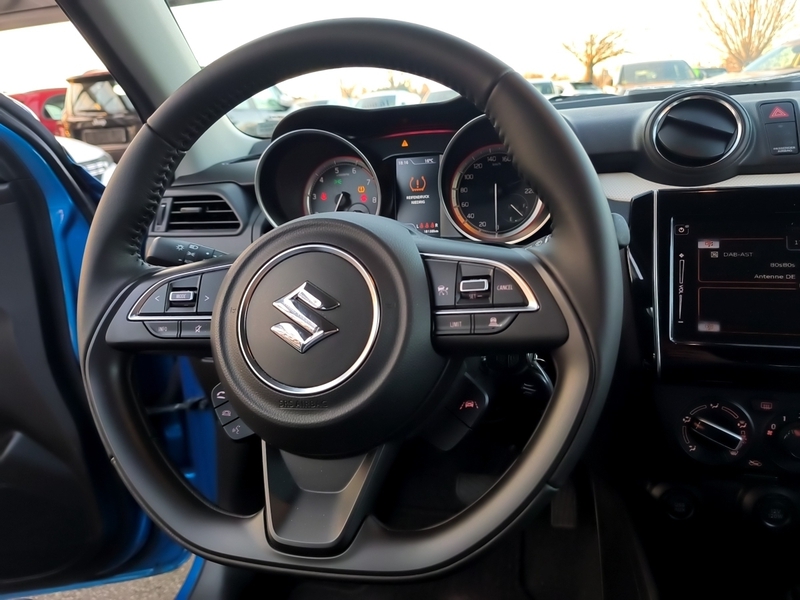 Fahrzeugabbildung Swift 1.2 COMFORT AUTOMATIK *KLIMA*CARPLAY*PDC* Bild 17 von 17